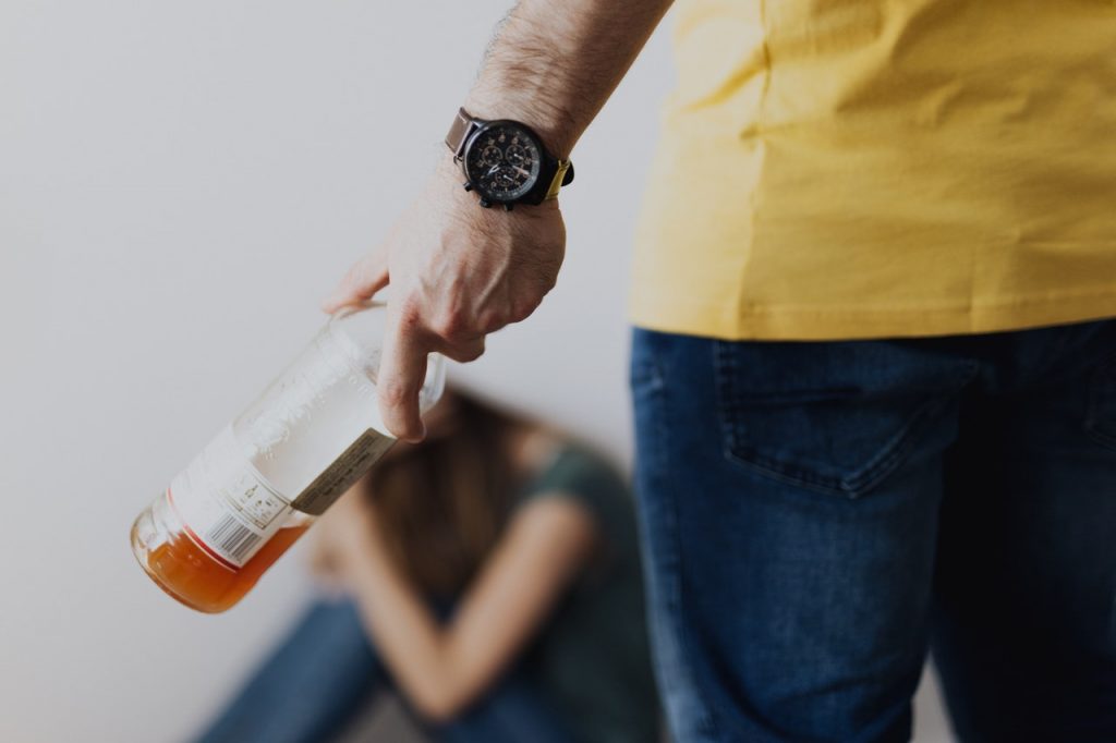 Alkoholizmus kezelése FELÉPÜLÖK  Leszokás az alkoholról - komplex alkoholelvonó kezelés